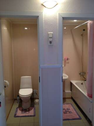 Гостиница Град Отель Череповец 2-комнатные апартаменты стандарт (с завтраком)-6